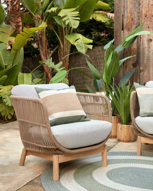 Poltrona Catalina in corda beige e legno massello di acacia