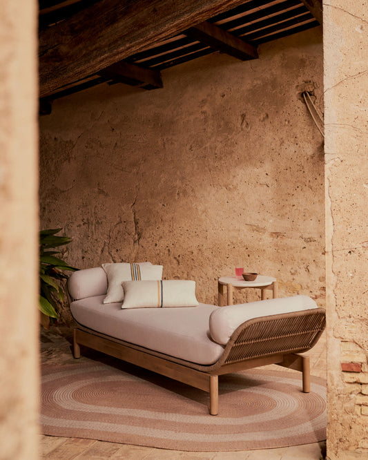 Lettino Catalina beige in corda e legno massiccio di acacia