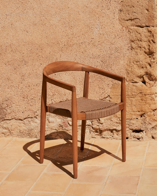 Sedia impilabile da esterno Ydalia in legno massiccio di teak con finitura naturale e corda beige