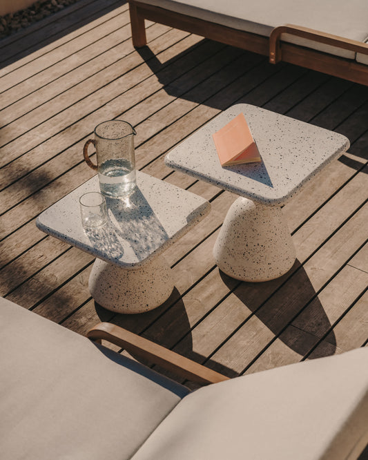 Tavolino Saura in terrazzo bianco con piano in terrazzo bianco 32 x 48 x 48 cm