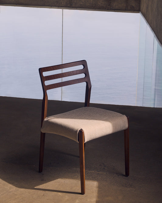 Sedia Cudia sfoderabile ciniglia beige legno massiccio di rovere noce