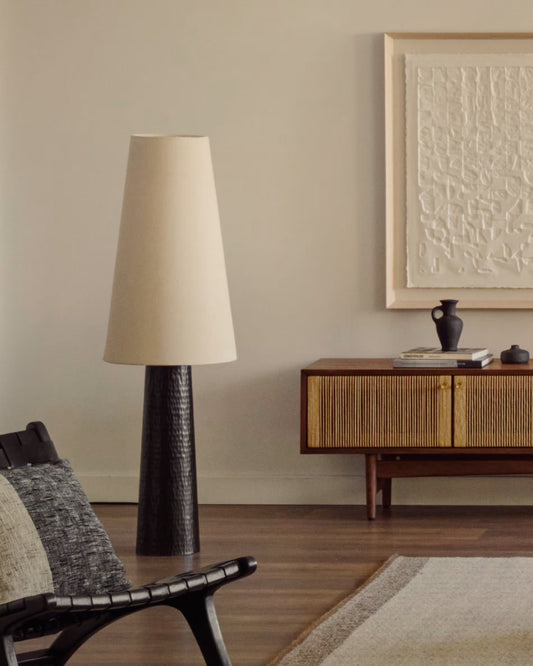 Lampada da terra Senni in metallo verniciato nero