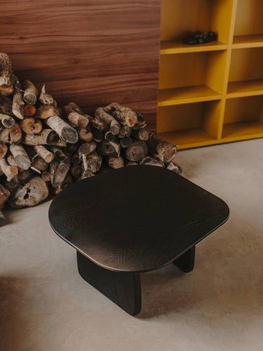 Tavolino Pirita di legno massello di rovere con finitura nero 70,6 x 70 cm