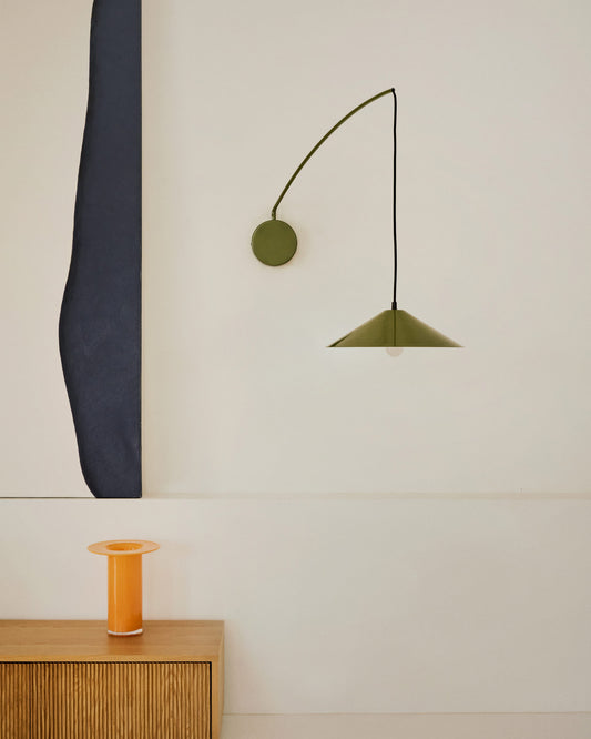 Applique Kally in metallo con finitura verniciata verde