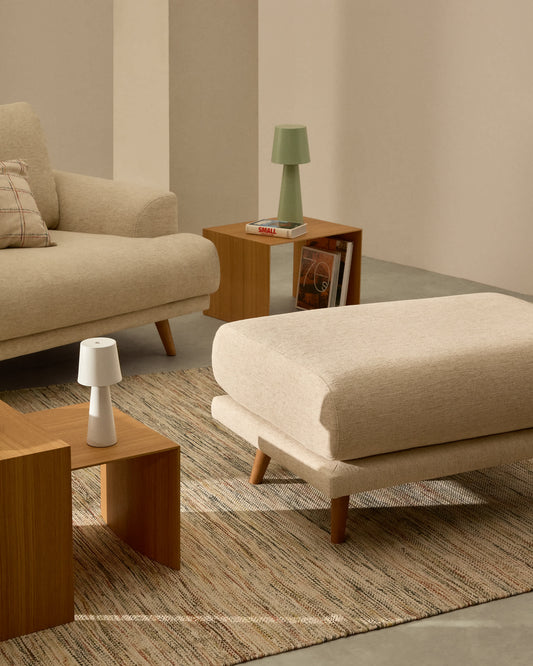 Pouf Karin in ciniglia beige e piedi di legno massello di faggio 90 x 70 cm