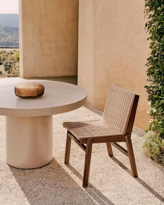 Sedia Itani in legno massiccio di acacia e rattan sintetico