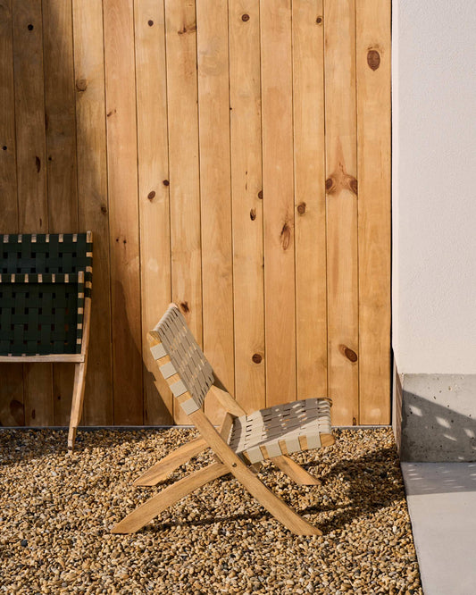 Sedia pieghevole Chabeli in legno massello di acacia e corda crema