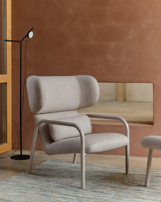 Poltrona Inari beige e acciaio, verniciata beige