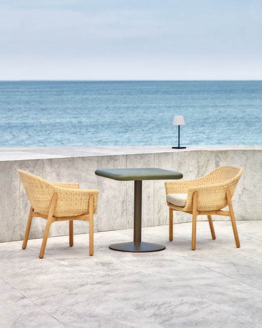 Tavolo da esterno Esilda con piano in cemento verde 70 x 70 cm e base in acciaio verde Ø 55 x 72 cm