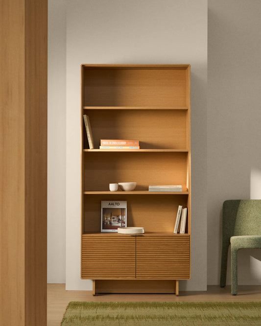 Scaffale Norlen in impiallacciato di rovere con finitura naturale FSC Mix Credit 90 x 190 cm