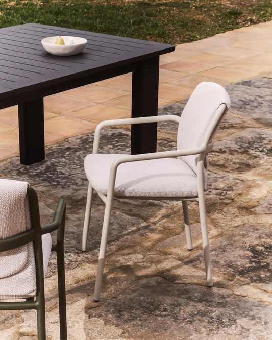 Sedia impilabile da esterno Linosa in alluminio écru con cuscino beige