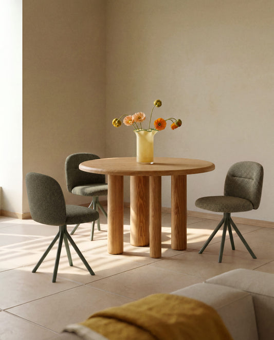 Sedia girevole Arino in ciniglia verde con gambe in metallo verde FSC 100%
