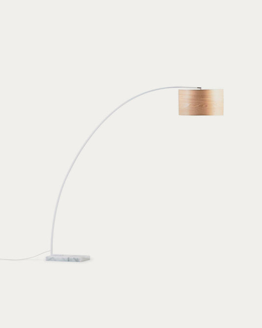 Lampada da terra Juhe in legno di frassino metallo e marmo bianco