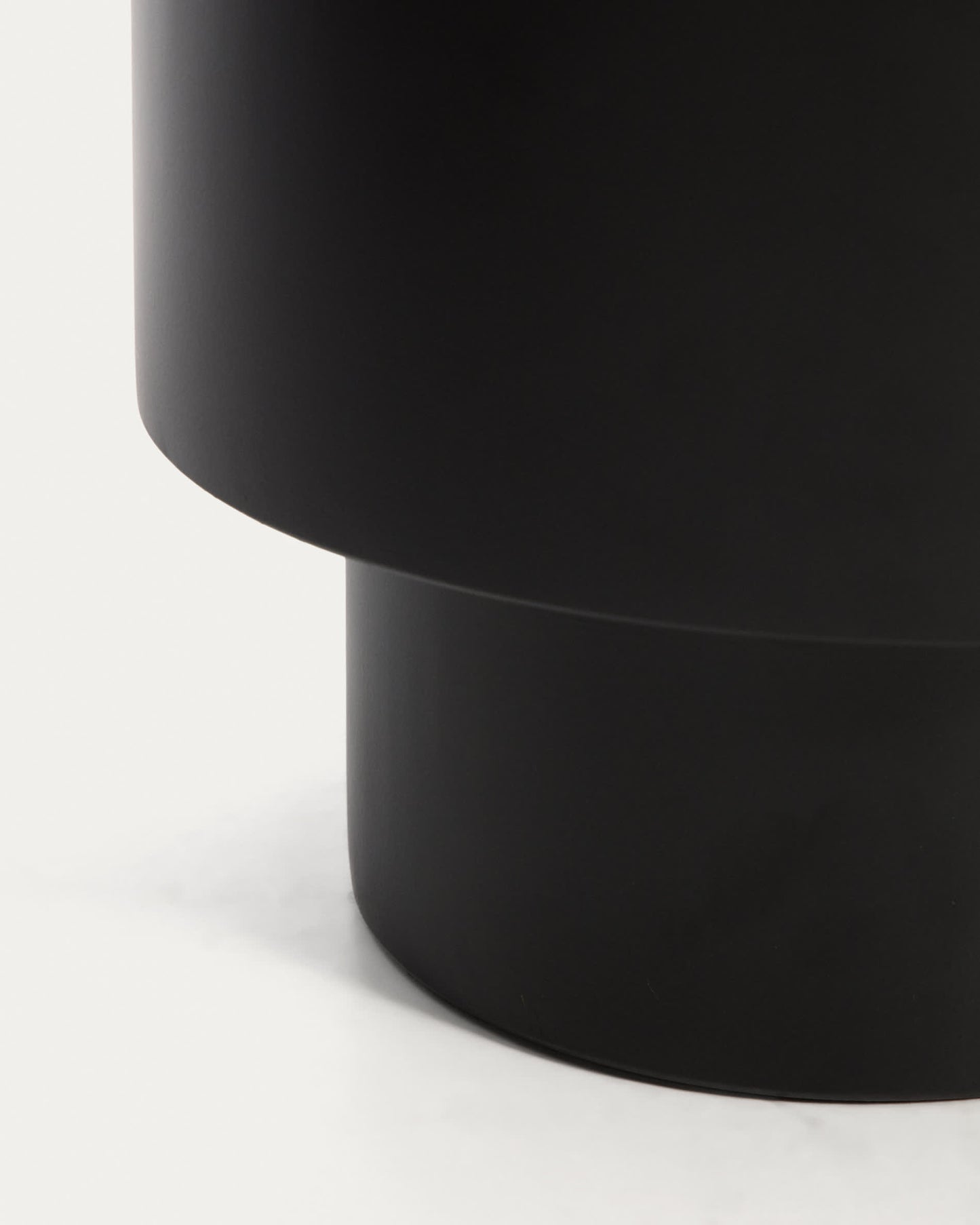Vaso Mash rotondo in metallo nero Ø 28 cm