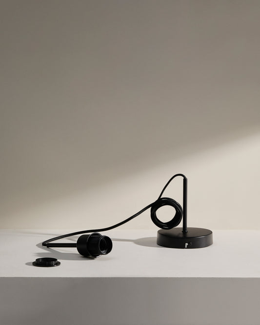 Supporto per lampada da soffitto Fulvia realizzata in metallo con finitura nera 150 cm