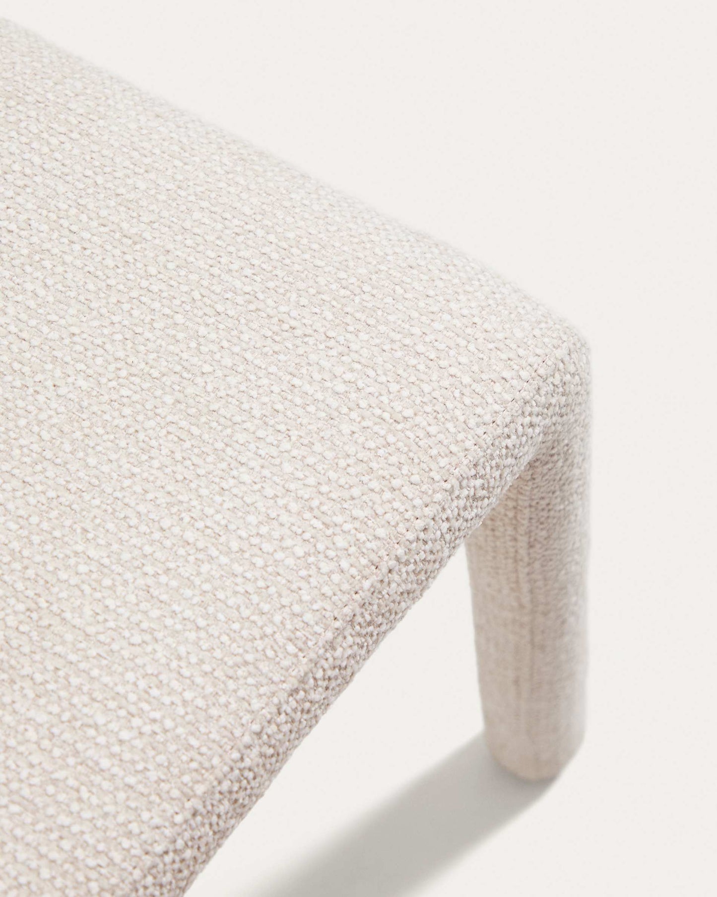 Sedia impilabile Loria in ciniglia beige FSC 100%