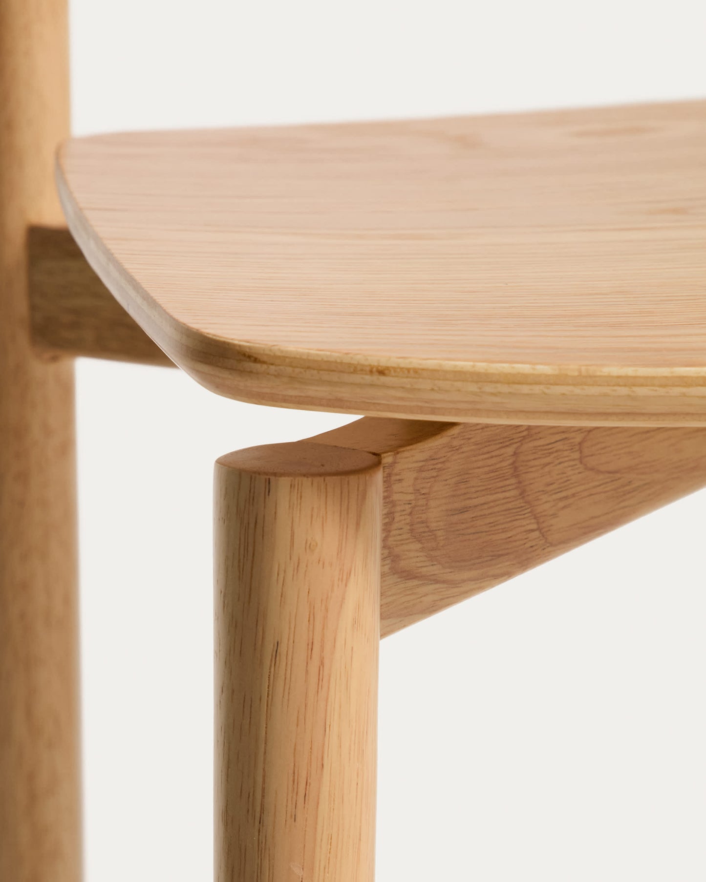Sgabello Evera con schienale in impiallacciato di rovere con finitura naturale 65 cm