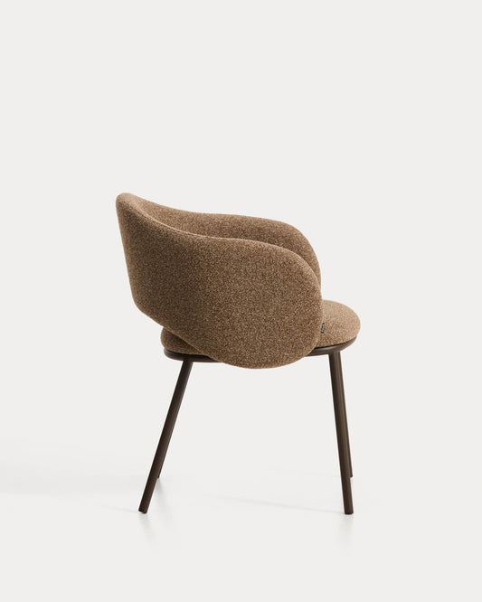 Sedia Maina in ciniglia spessa marrone con gambe in acciaio con finitura marrone FSC Mix Credit