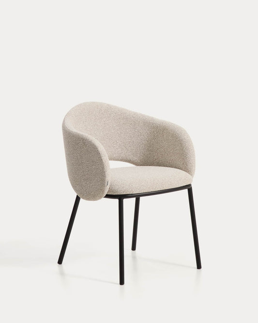 Sedia Maina in ciniglia spessa beige con gambe in acciaio con finitura nera FSC Mix Credit
