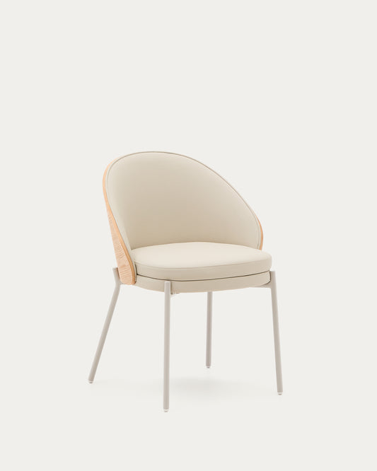 Sedia Eamy di pelle sintetica beige, impiallacciatura in frassino con finitura naturale