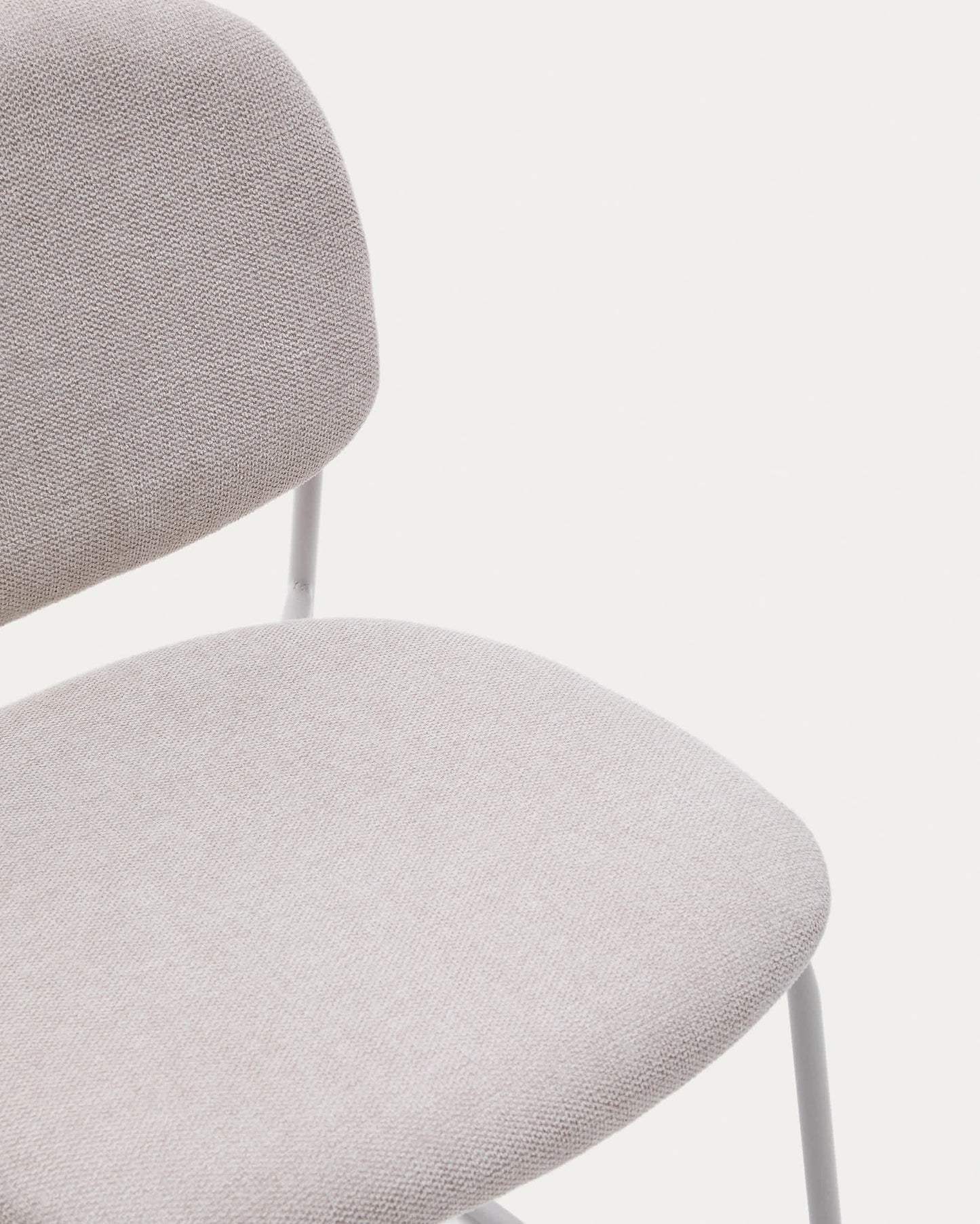 Sedia impilabile Meli in ciniglia beige e gambe in metallo beige FSC Mix Credit