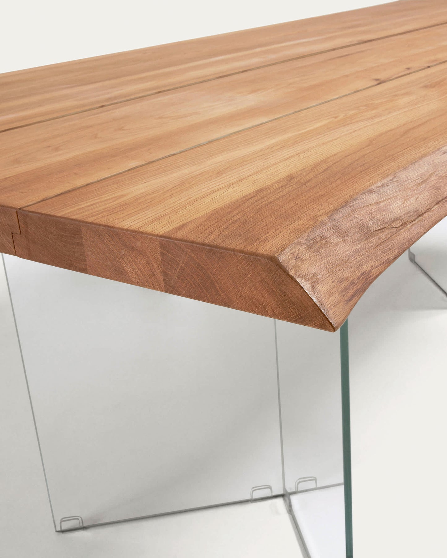 Tavolo Lotty impiallacciato rovere finitura naturale e gambe in vetro 220 x 100 cm