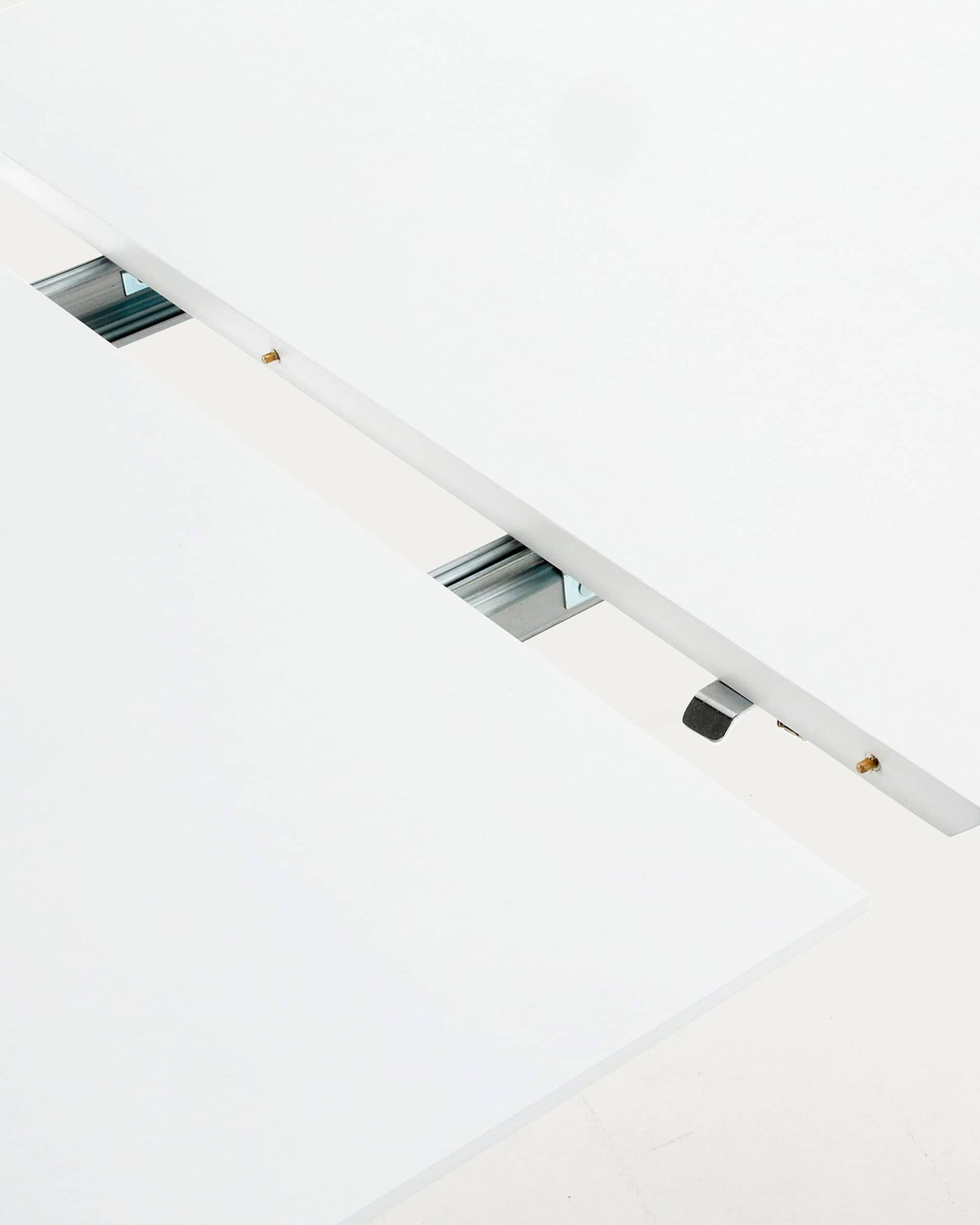 Tavolo rotondo allungabile Oqui MDF laccato bianco gambe massello di faggio 120(200)x120cm