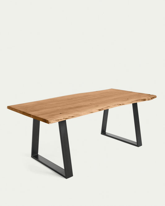 Tavolo Alaia in legno massello di acacia con finitura naturale