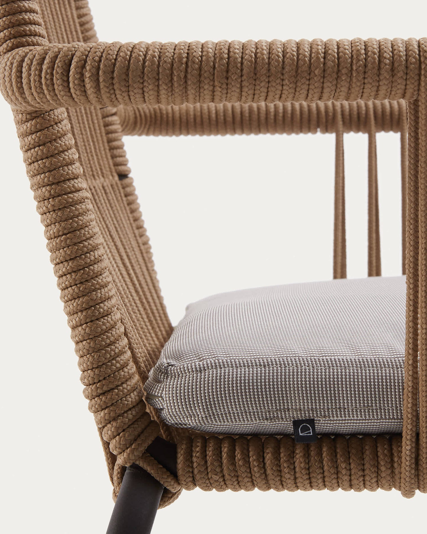 Sedia Samanta in corda beige e gambe in acciaio zincato