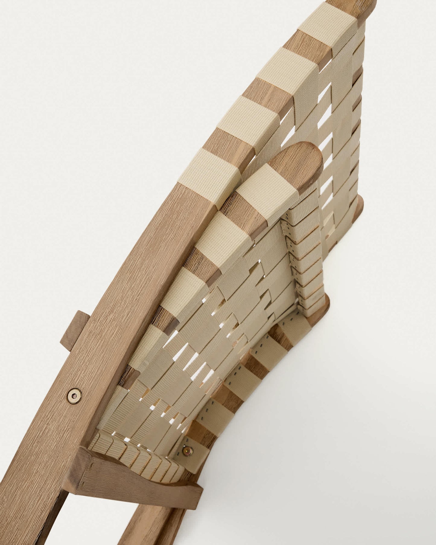 Sedia pieghevole Chabeli in legno massello di acacia e corda crema