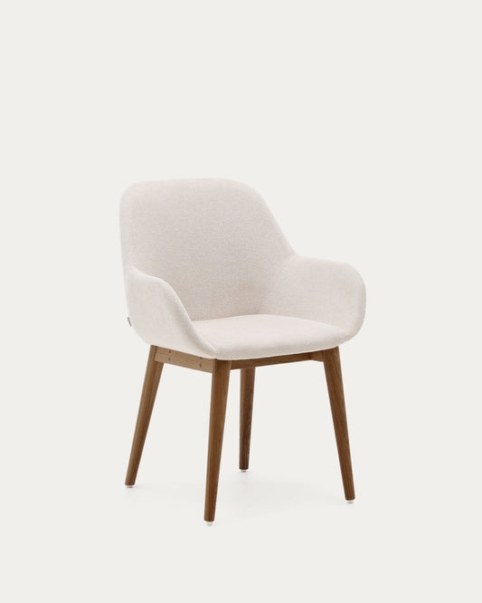 Sedia Konna beige con gambe in legno massello di frassino finitura scura