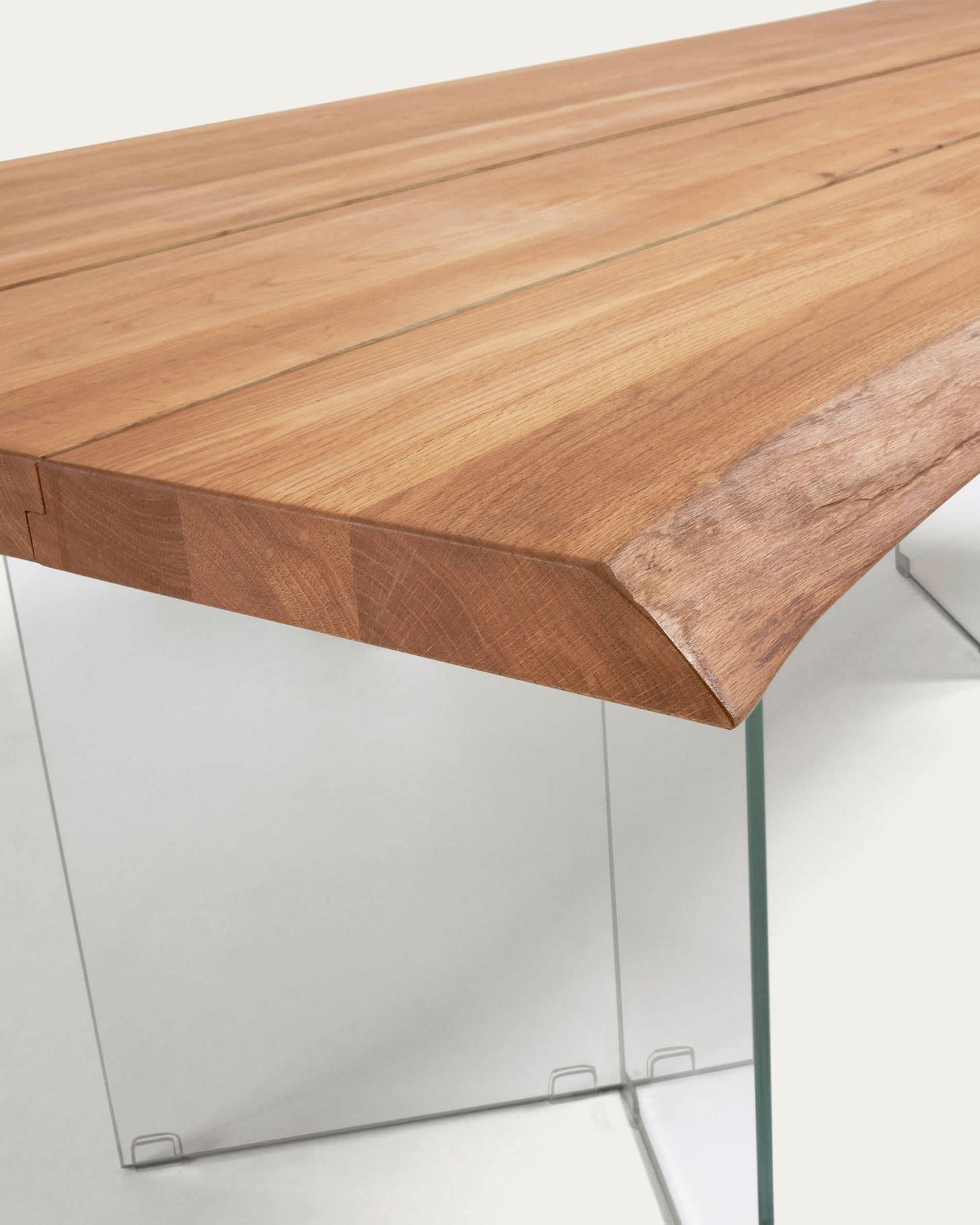 Tavolo Lotty impiallacciato rovere in finitura naturale e gambe in vetro 160 x 90 cm