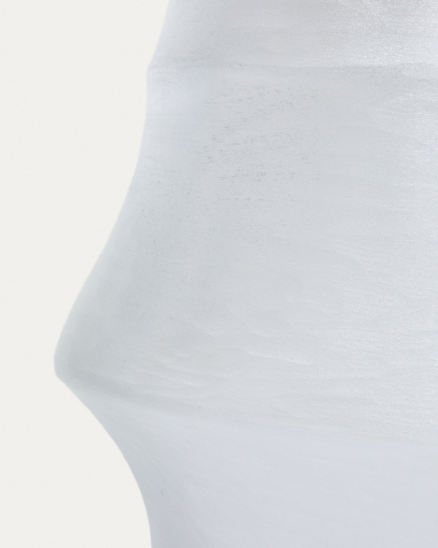 Vaso Neluo in vetro opalino bianco, 49 cm