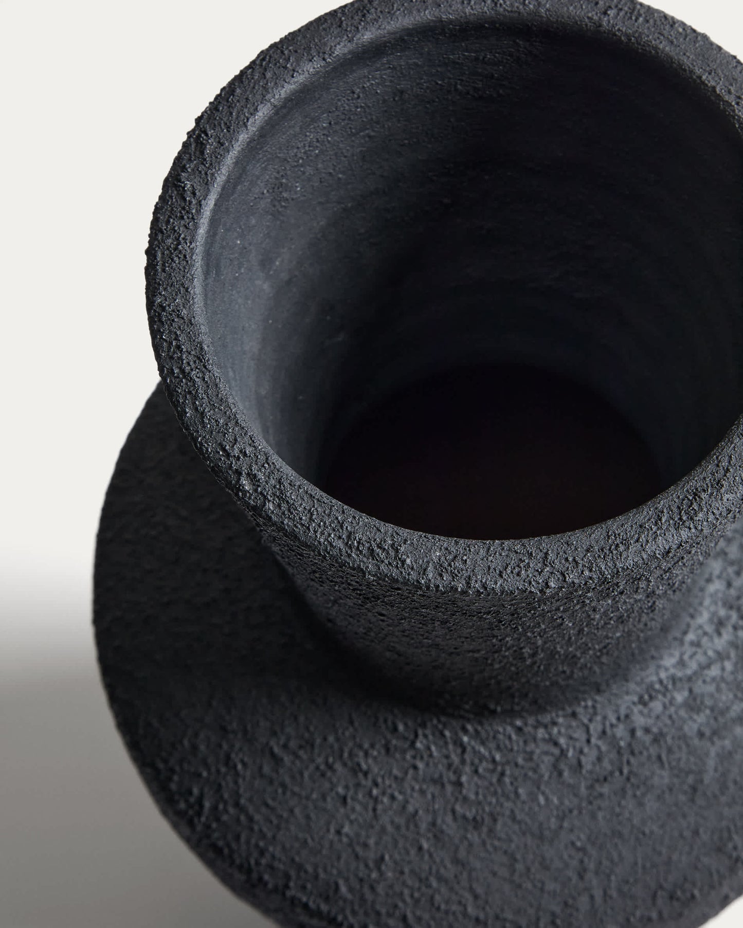 Vaso Nerun in terracotta nera 46 cm