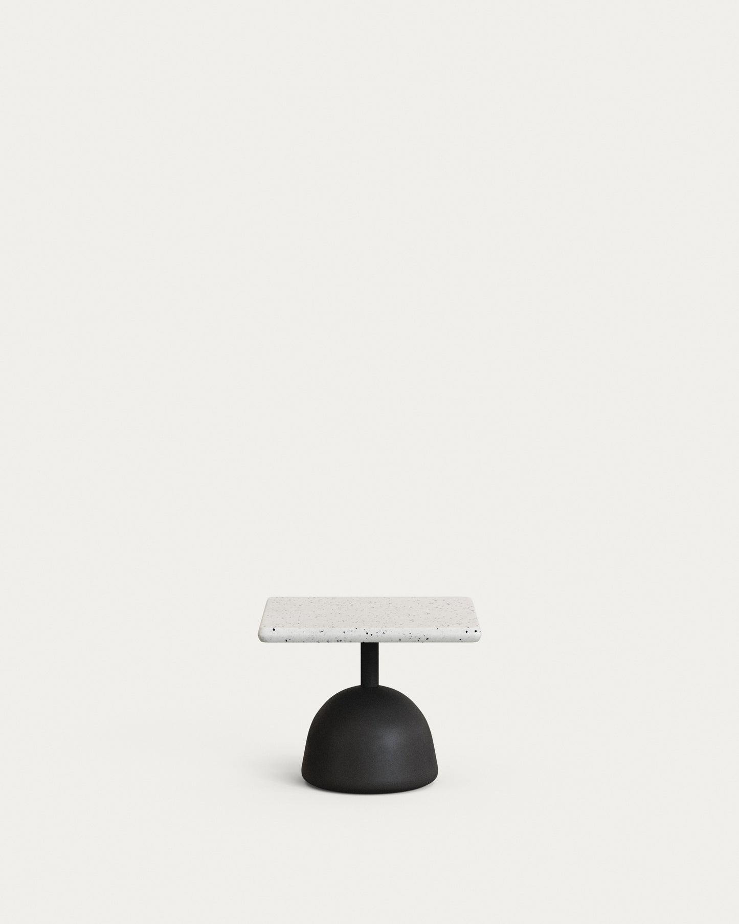 Tavolino Saura con piano in terrazzo bianco e base in cemento nero 44x44x35 cm