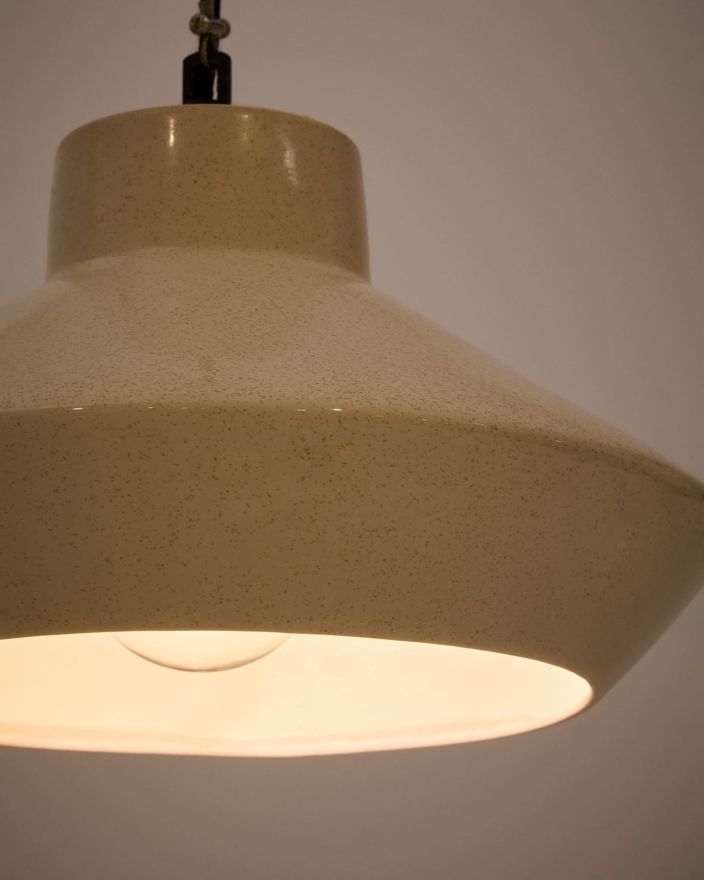 Lampada da soffitto Portol in ceramica beige
