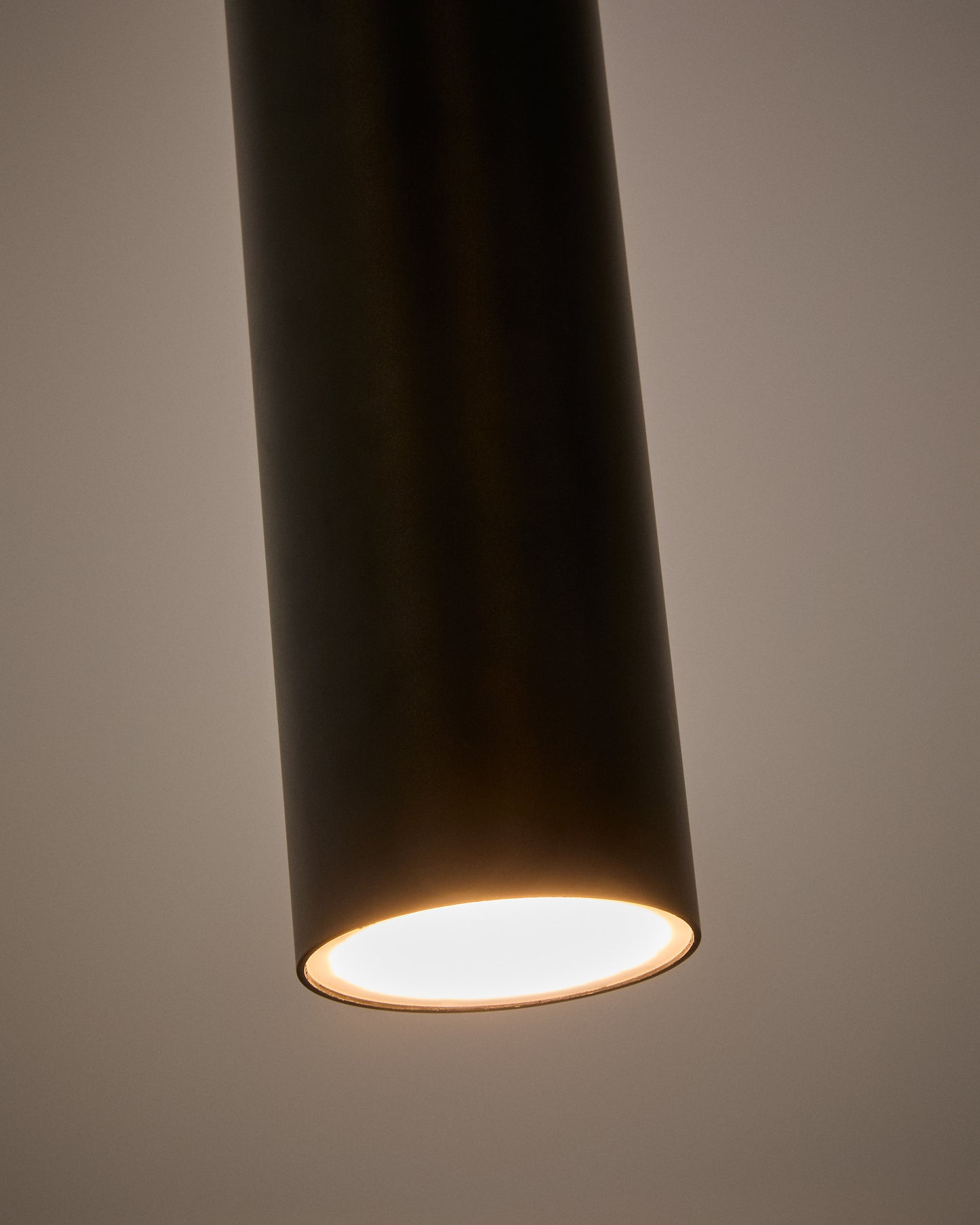 Lampada da soffitto Andia in alluminio con finitura verniciata nera