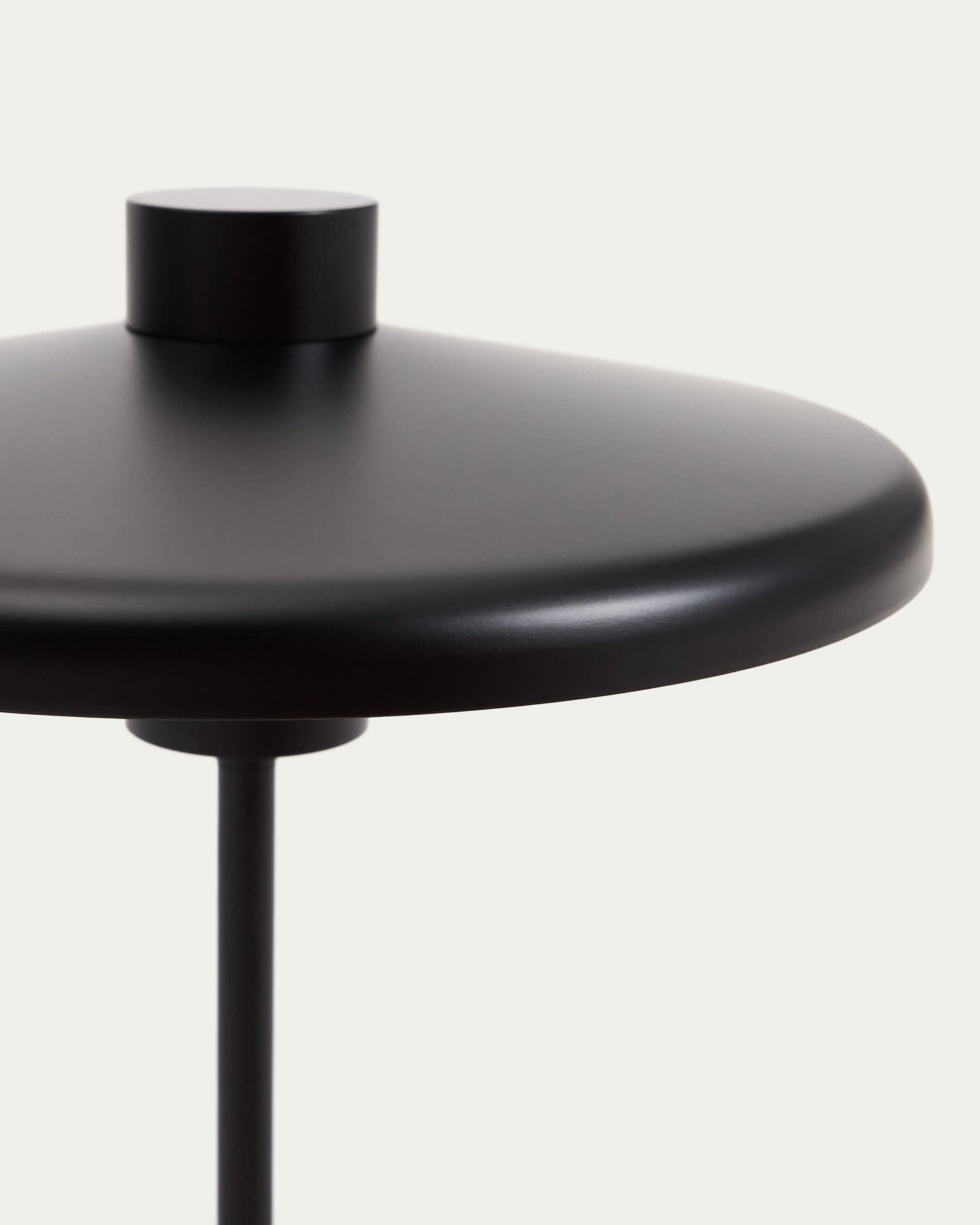 Lampada da tavolo Nuvira in metallo satinato nero