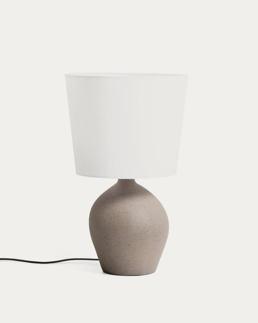 Lampada da tavolo media Viona con effetto pietra testurizzata e paralume in cotone