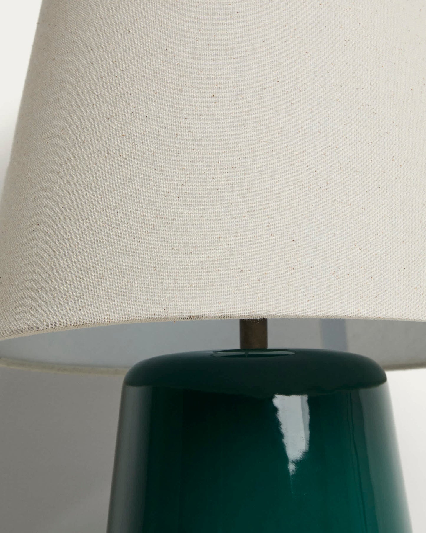 Lampada da tavolo Odra in ceramica verde con finitura lucida