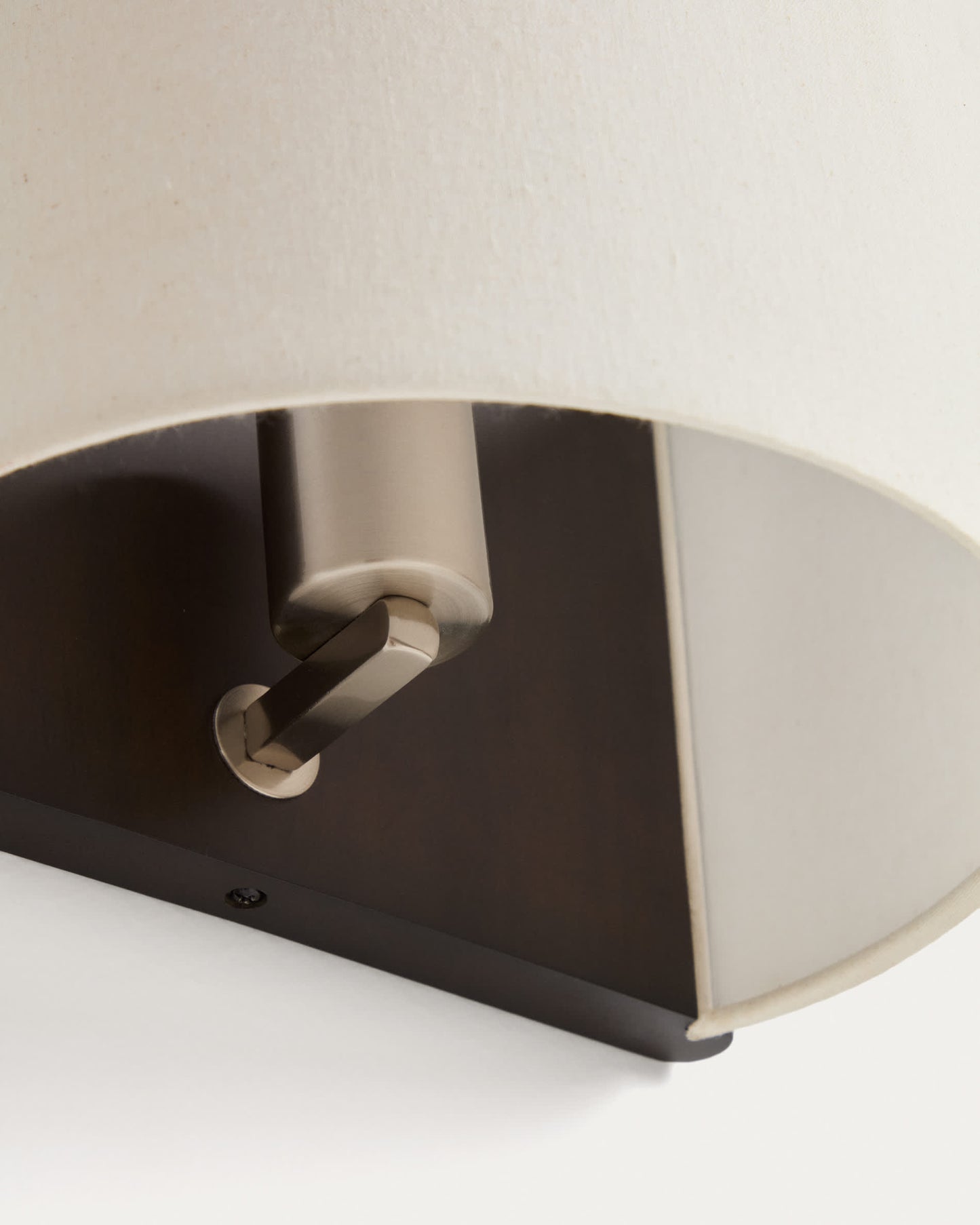 Applique da parete Umbran di legno di caucciù marrone scuro e lino beige
