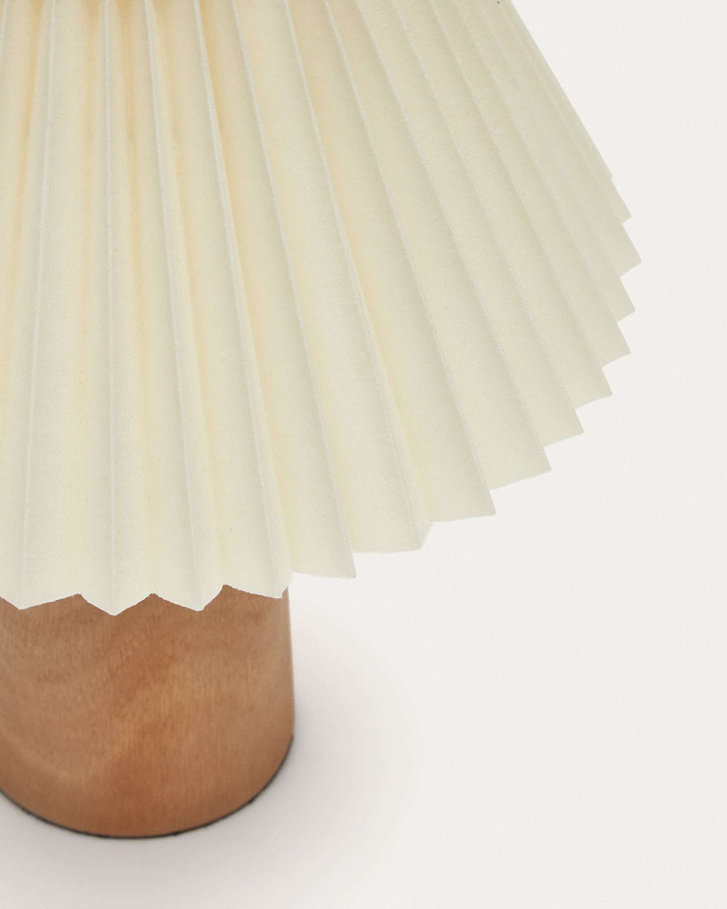 Lampada da tavolo Benicarlo in legno finitura naturale e beige