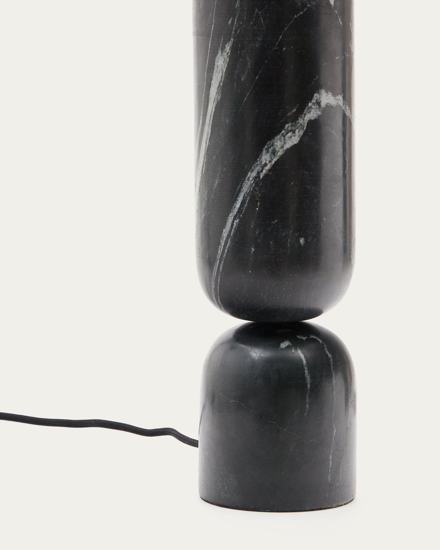 Lampada da tavolo Vex in marmo nero con paralume in lino nero