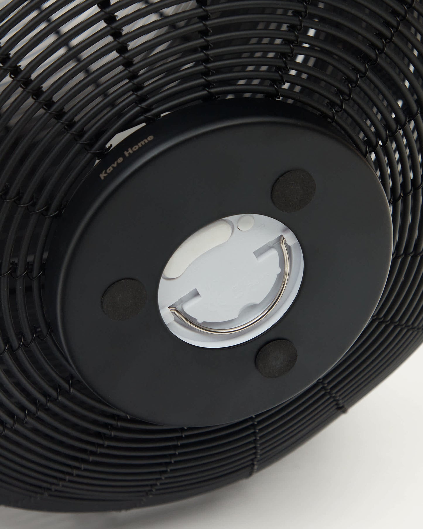 Lampada da tavolo grande portatile Saranella in rattan sintetico nero