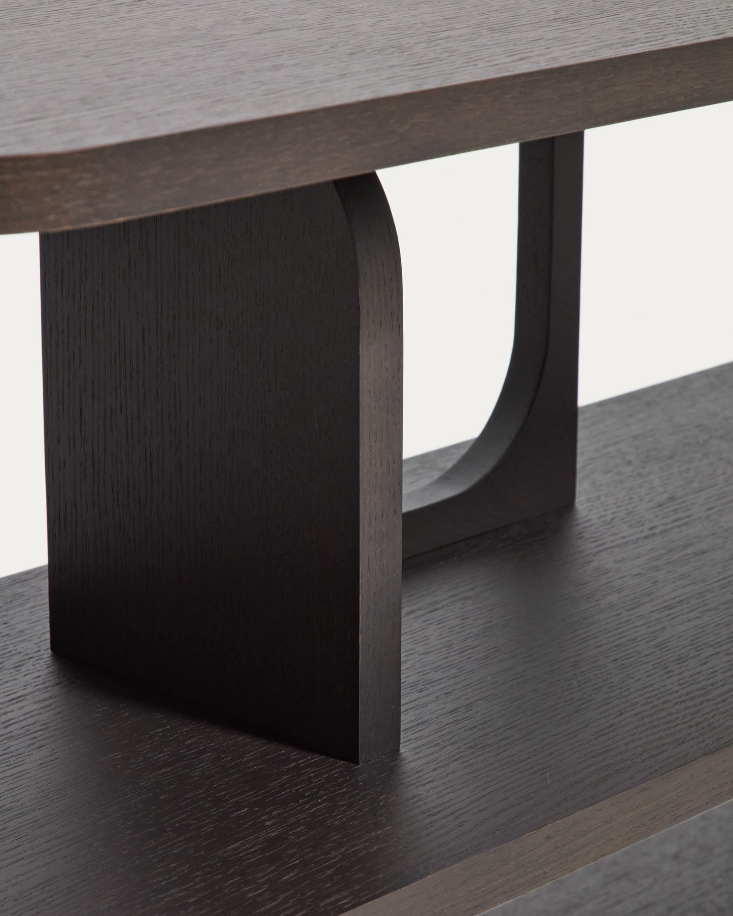 Scaffalatura Aduma in impiallacciatura in rovere con finitura ebanizzata FSC 100% 160 x 65 cm