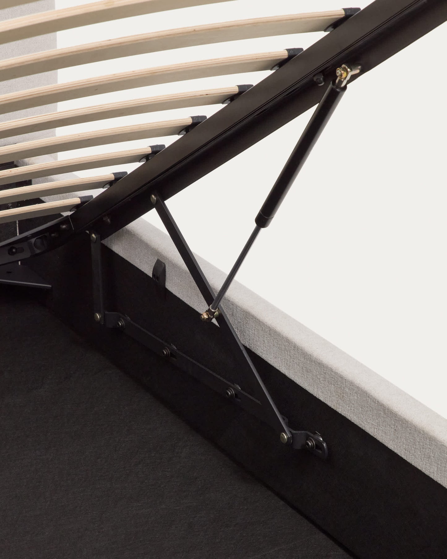 Letto contenitore sollevabile Darnela in ciniglia écru per materasso da 160 x 200 cm