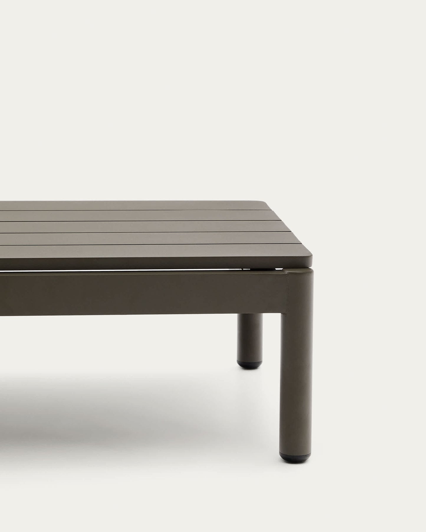 Tavolino da centro Sorells in alluminio verde 52,4 x 91 cm