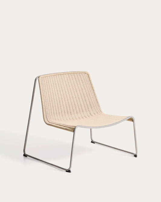 Poltrona impilabile Tavari in corda sintetica beige e acciaio inox spazzolato