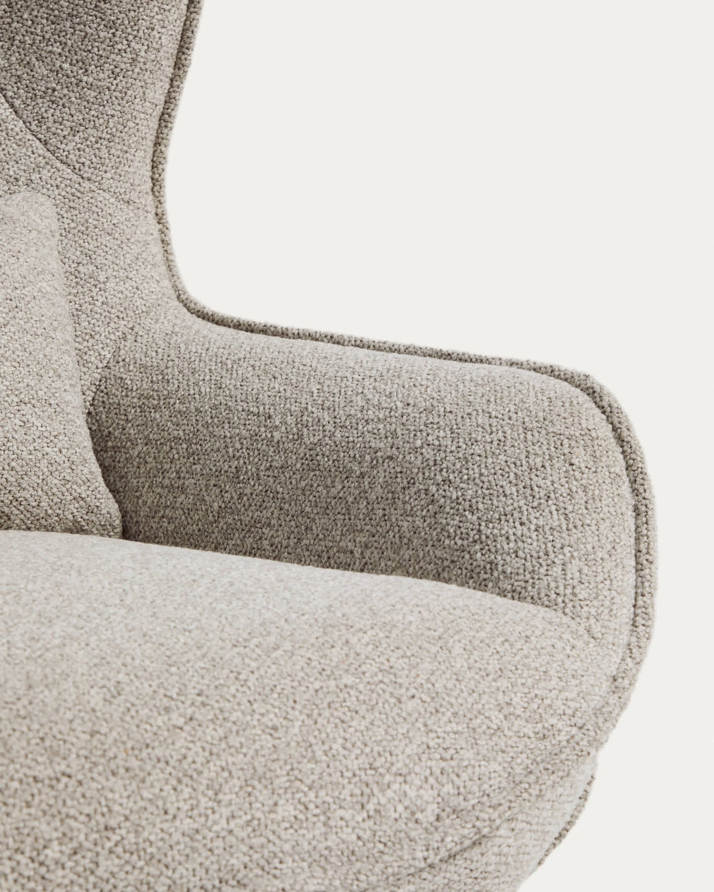 Poltrona girevole Sorile in ciniglia beige e acciaio con finitura nera FSC 100%