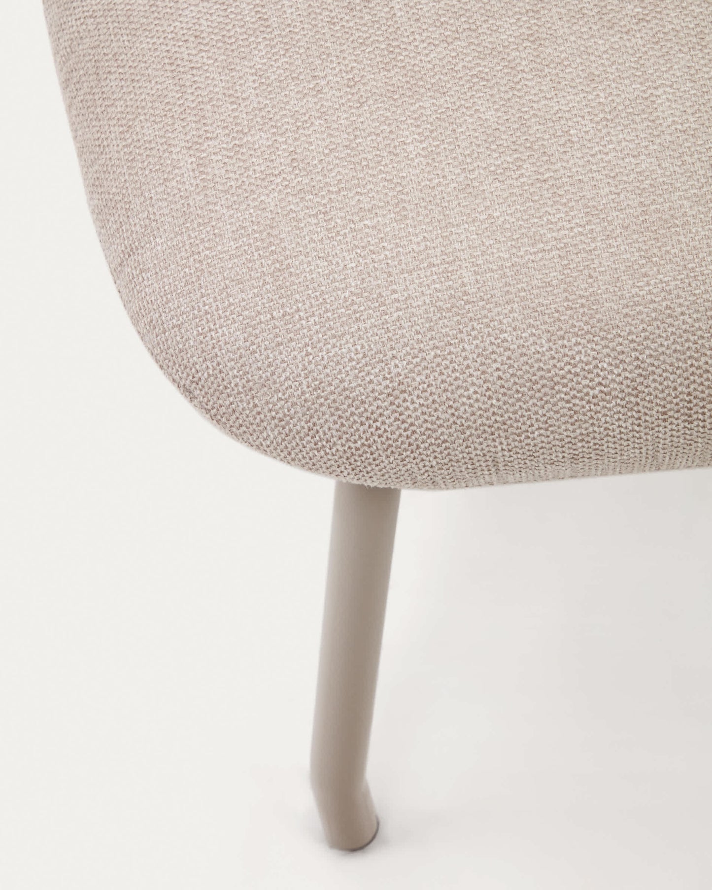 Poggiapiedi Belina in ciniglia beige e acciaio con finitura beige FSC 100%